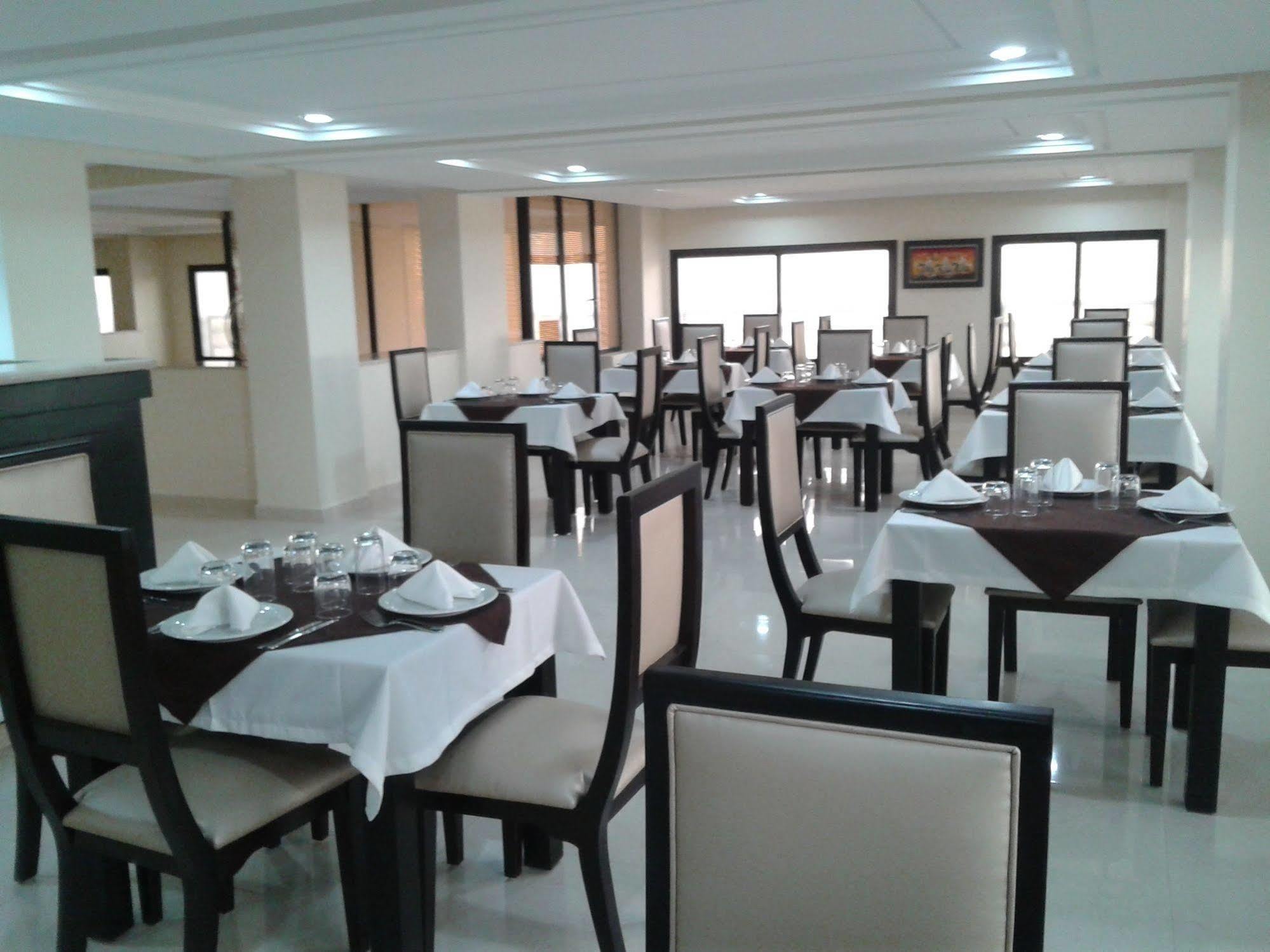 Hotel Al Akhawayn à Oujda Extérieur photo