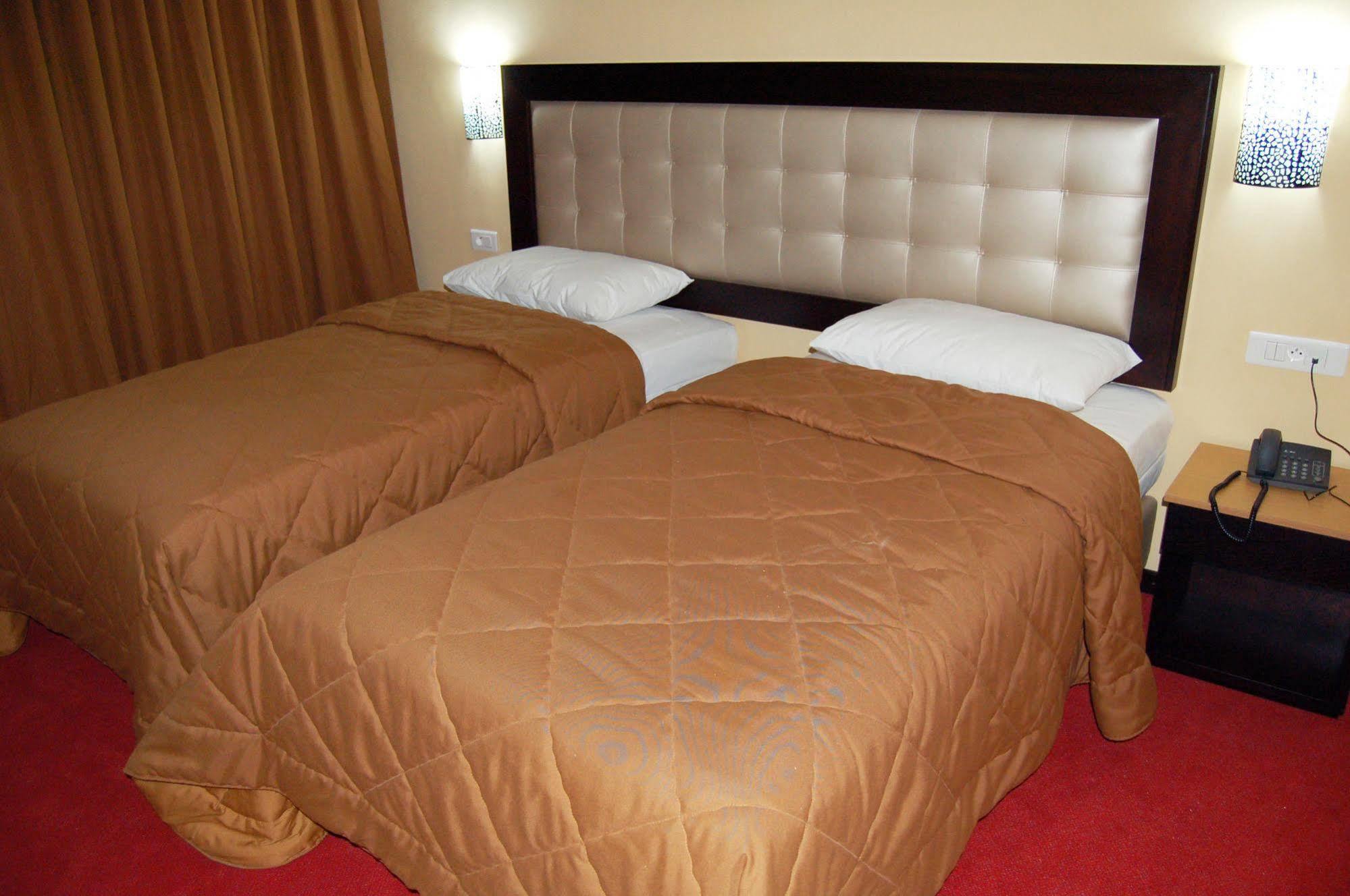 Hotel Al Akhawayn à Oujda Extérieur photo