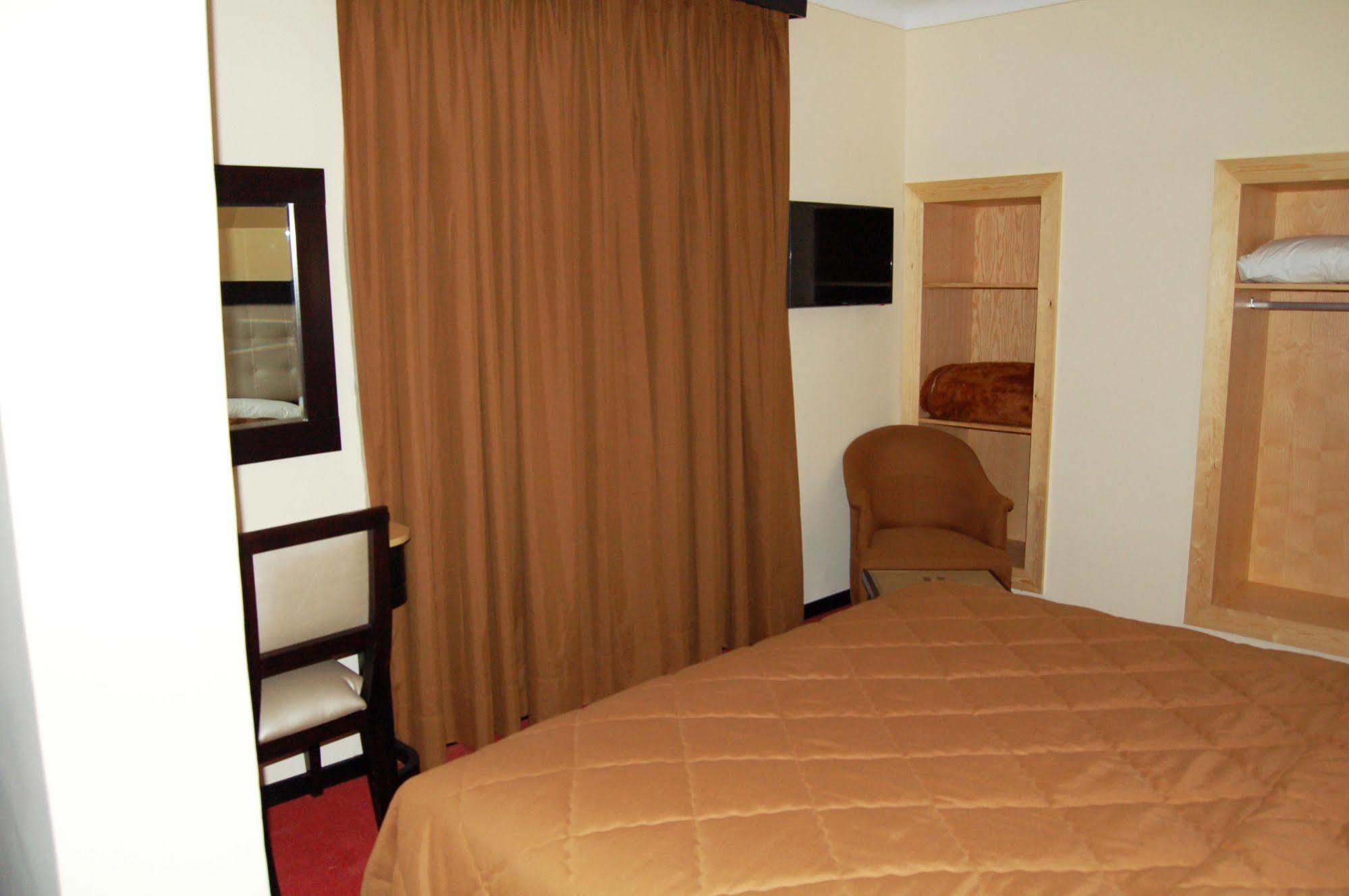 Hotel Al Akhawayn à Oujda Extérieur photo